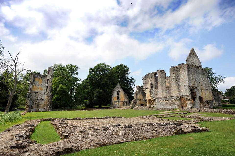 Ruins of Minster Lovell Hall in Oxfordshire, UK.