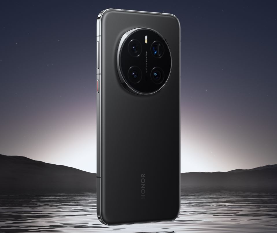 Honor smartphone with circular camera array.