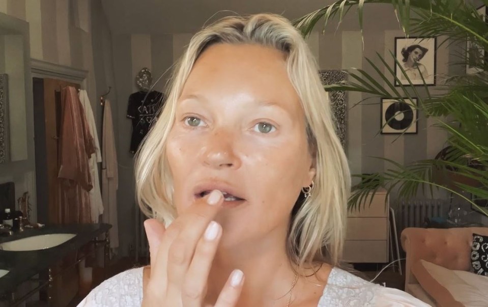 Kate Moss applying Laneige lip mask.