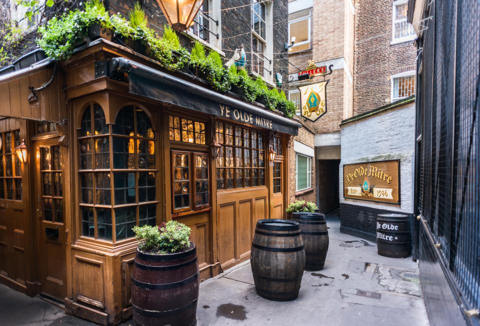 Ye Olde Mitre pub in London, established in 1546.