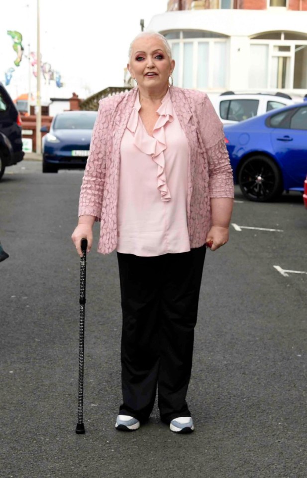 Linda Nolan at the unveiling of a blue plaque.