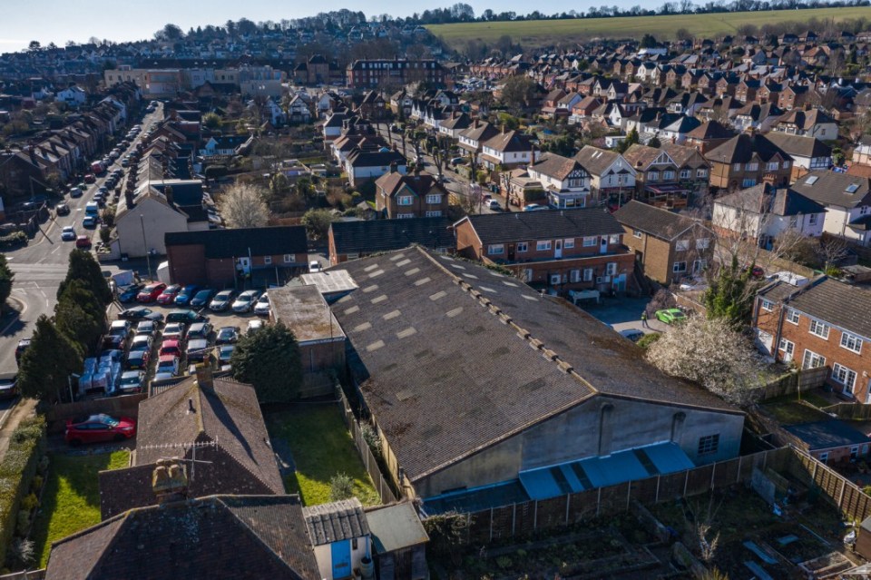 END OF THE ROAD Much-loved car garage to close in just WEEKS as owner admits 'there's nothing we can do',, //coverwoodsurveyors.com/ridgemount-guildford