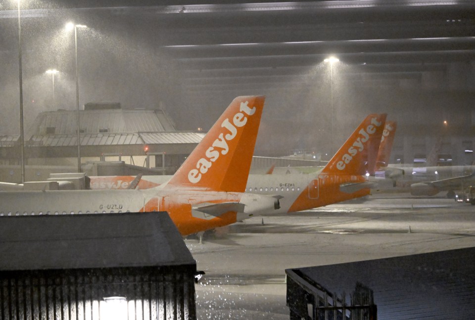 Runways were shut in Manchester due to the heavy snow