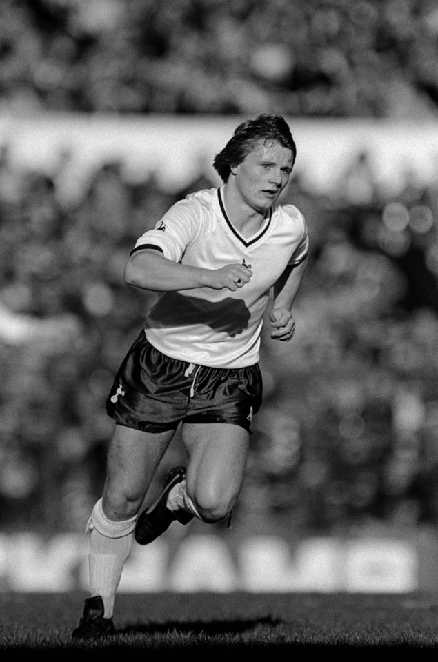 Garry Brooke of Tottenham Hotspur running during a football match.