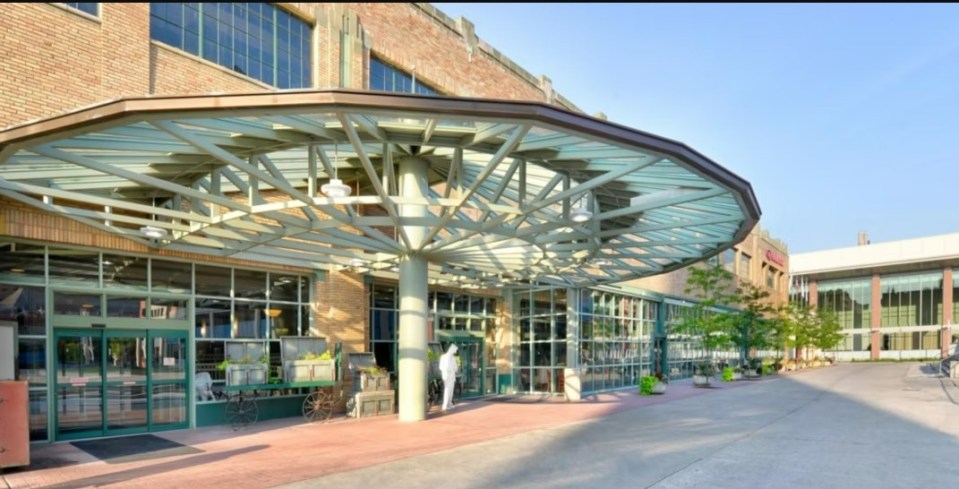 Crowne Plaza Indianapolis Downtown Union Station entrance.